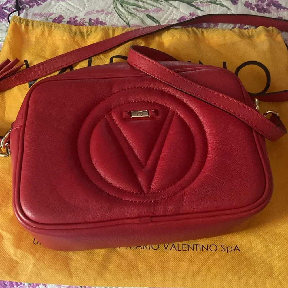 Mia Signature Leather Crossbody Bag Valentino by Mario Valentino. - Picture 2 of 8